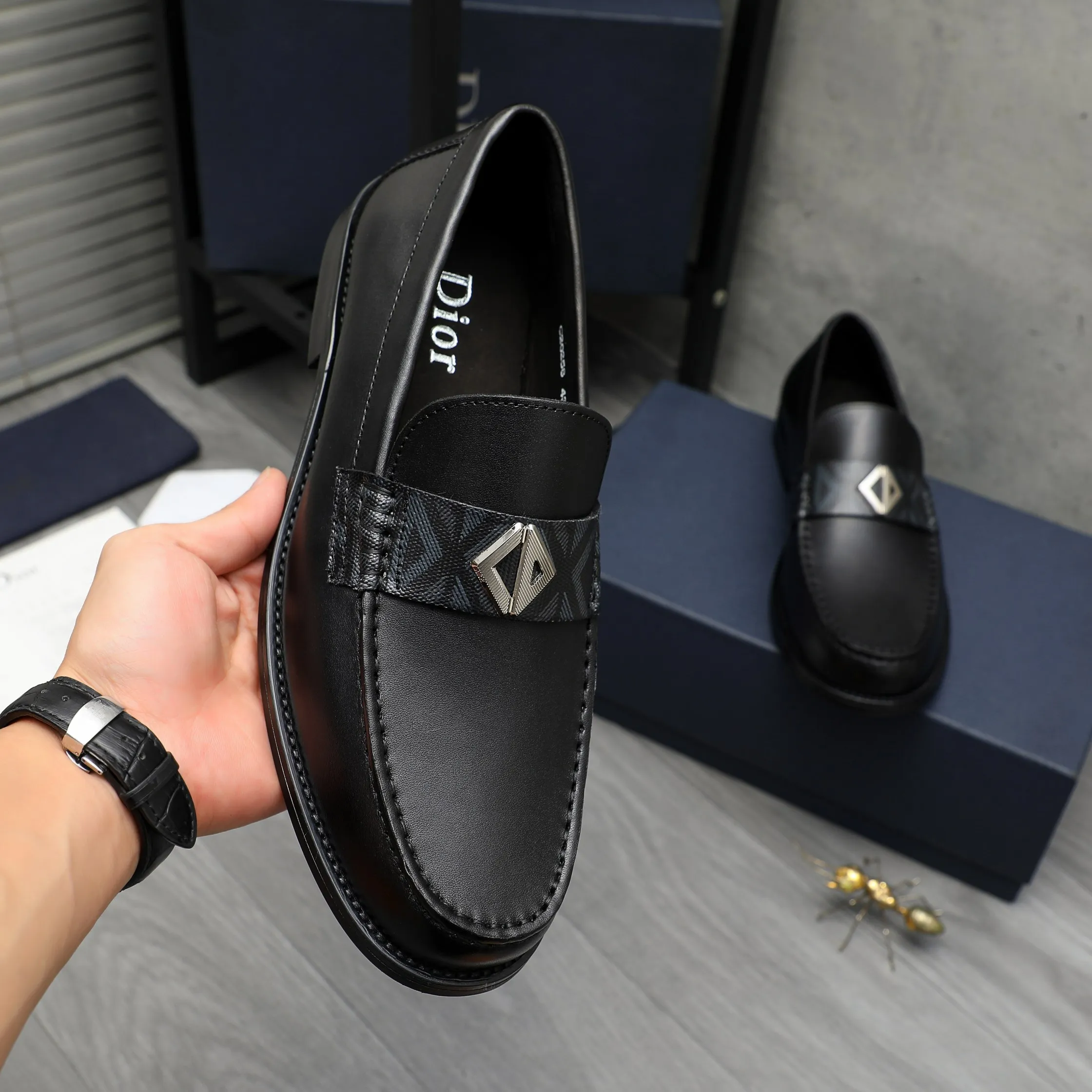 Men's men's shoes💰420 Product trademark: Dior "Dior" business slip-on leather shoes Regular size: 38-45 (45 is custom-made and non-returnable) Product materials: Selected high-quality cowhide upper, cowhide lining, original outsole
